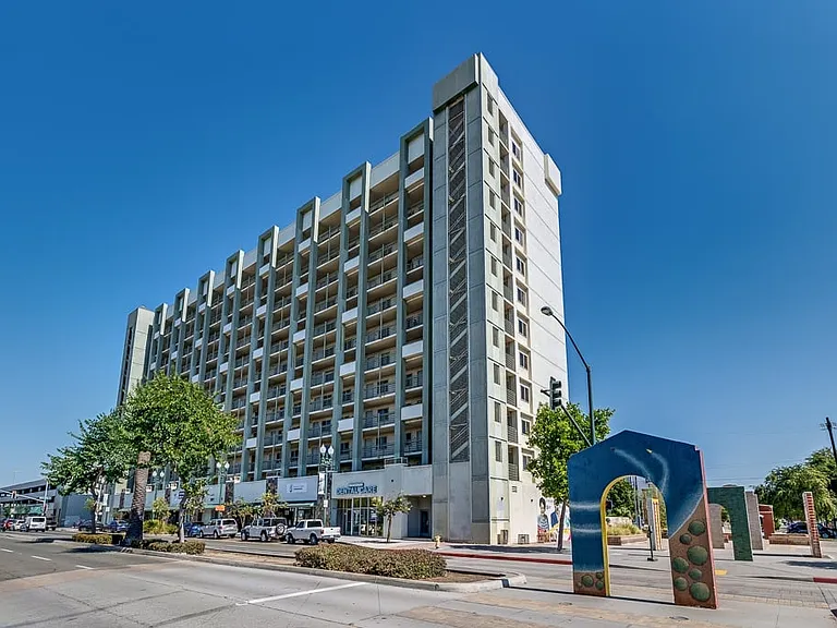 Bayview Tower Condominiums — Photo 19