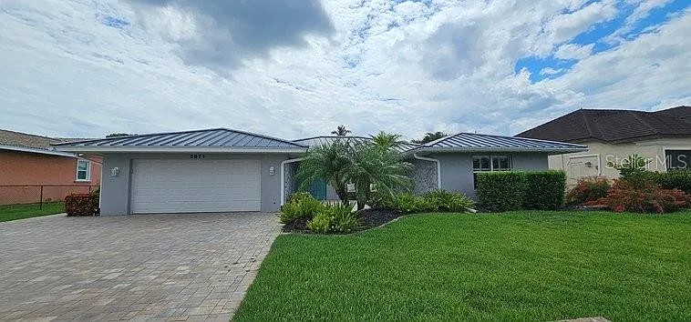 3 bed, 3.0 bath, 2096 sqft, $3,500 — Photo 3