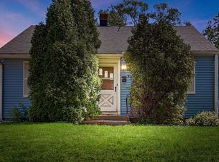 933 Harding Ave, Waukesha, WI 53186