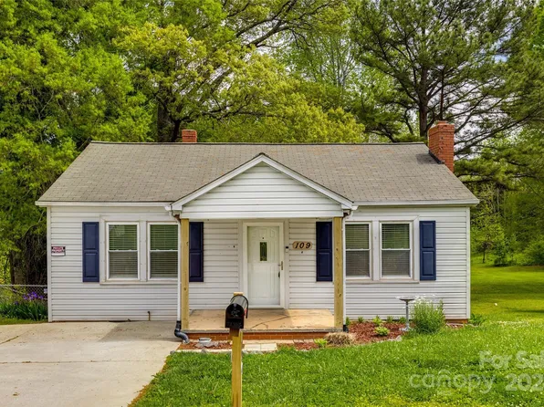 109 N 3rd Ave, Maiden, NC 28650