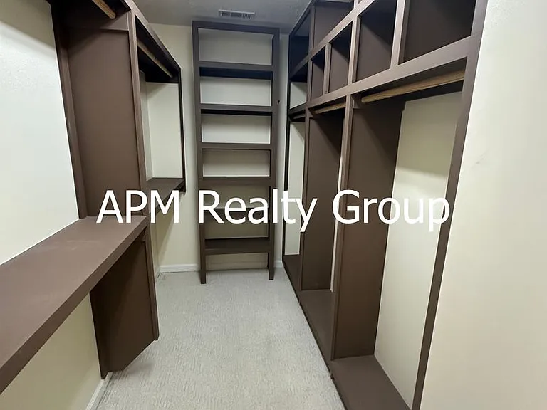 109 Rolling Creek Cir — Photo 5