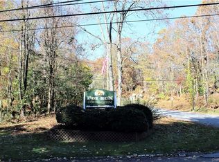 414 Fox Run Ln, Carmel, NY 10512