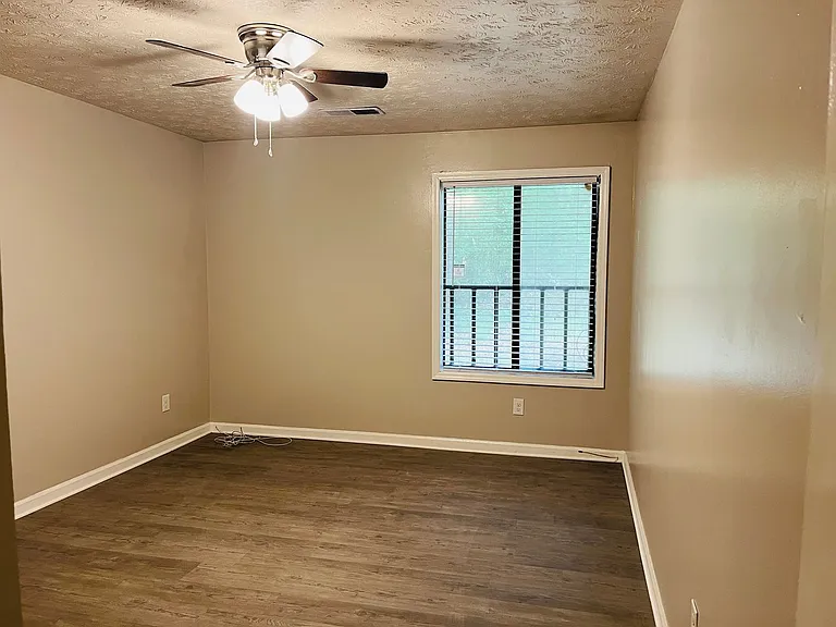 227 Bay St NE — Photo 19