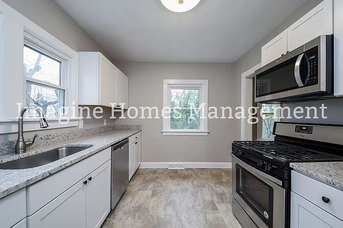 2176 Glenbury Ave #1 — Photo 7