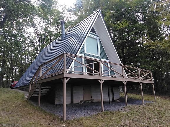 2nd image of 340 Summit Ln