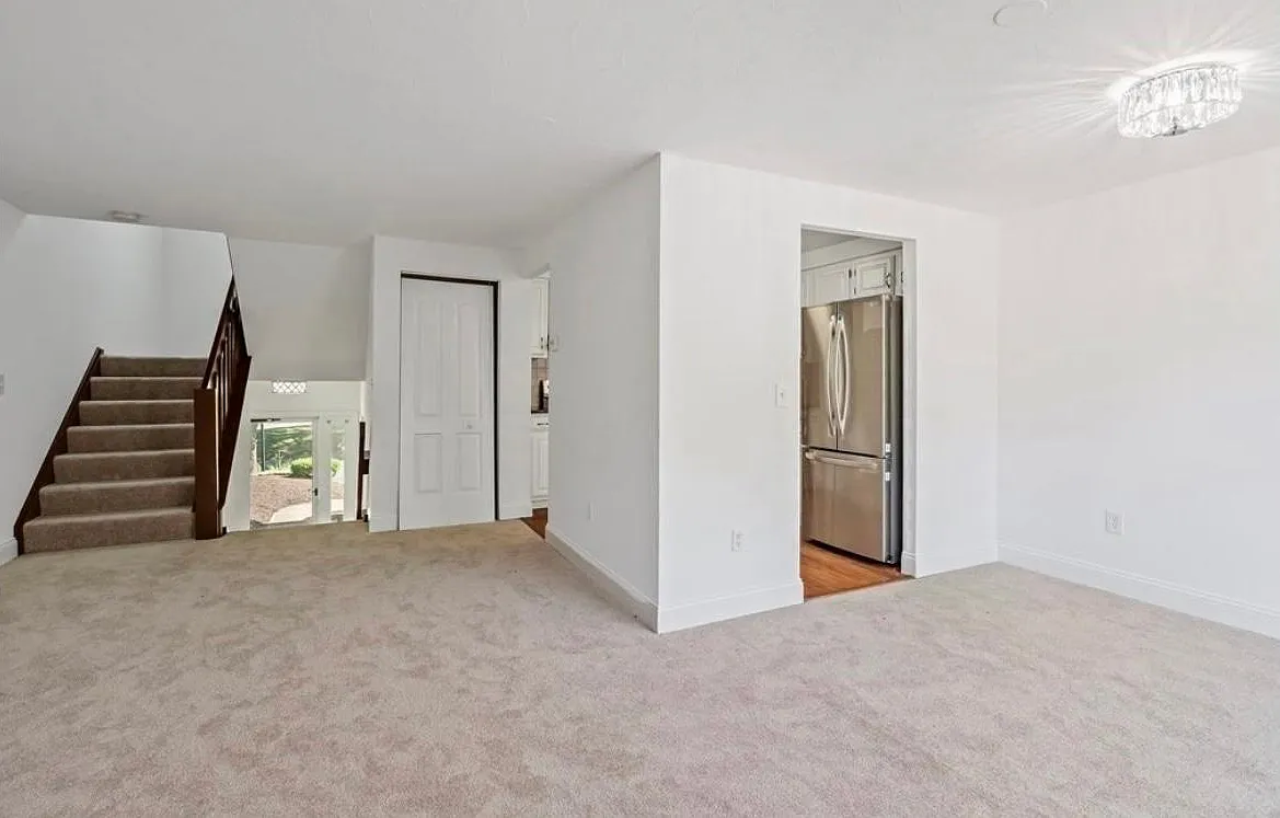 43 Curtis Ave — Photo 2