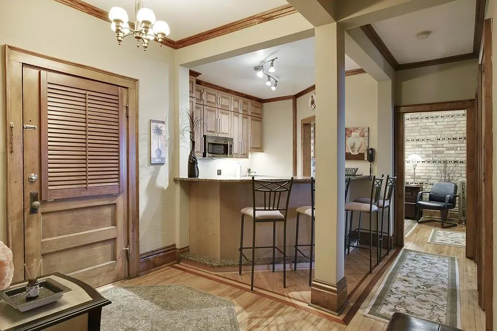 1 bed, 742 sqft, $1,395 — Photo 2