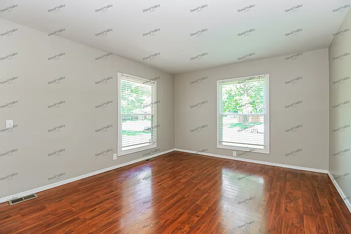 2370 Palm Dr — Photo 4