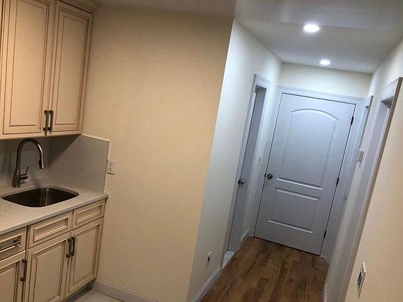 2nd image of 25-34 Ericsson St #2