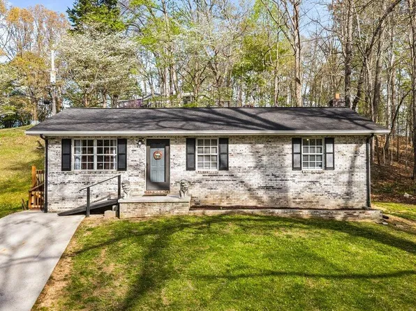 225 Country Way Dr, La Follette, TN 37766