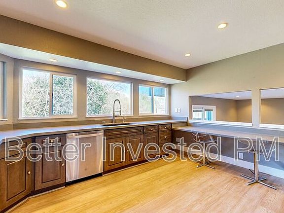 3rd image of 835 Natalie Dr