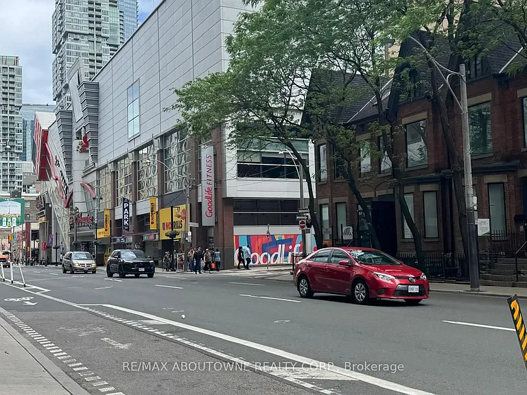330 Richmond St W #207 — Photo 15