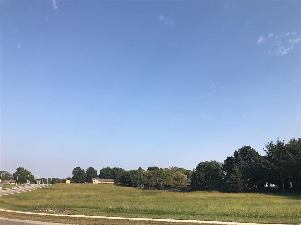 2nd image of 12960 Quivira Rd