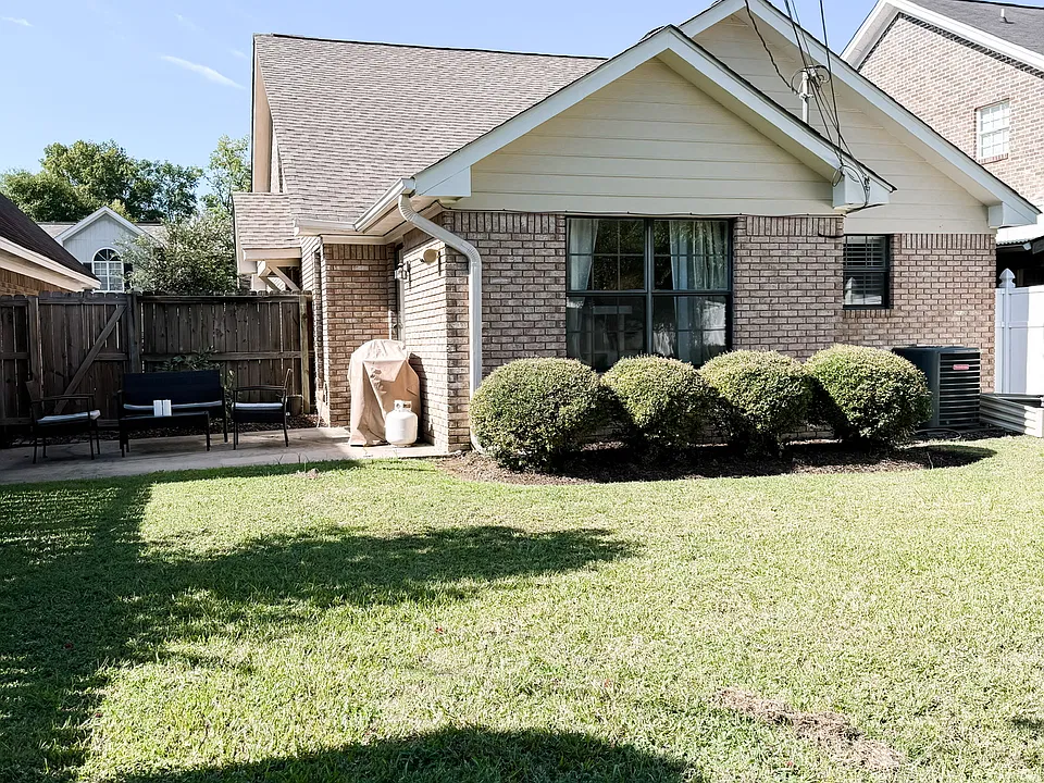 30 Sweetgum Ln