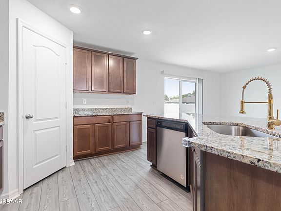 4th image of 26 Rockingham Ln