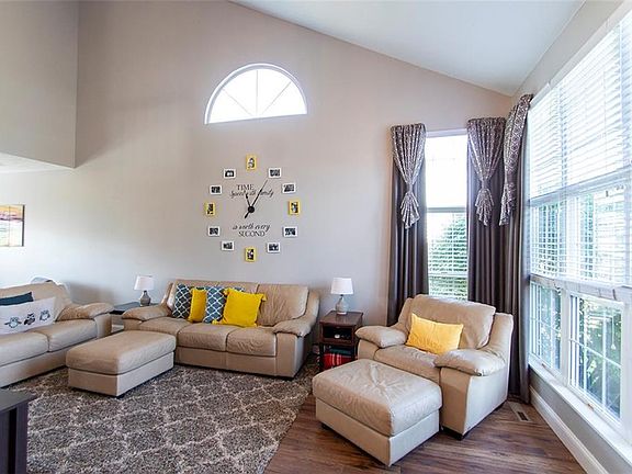 4th image of 5110 Silver Maple Ln