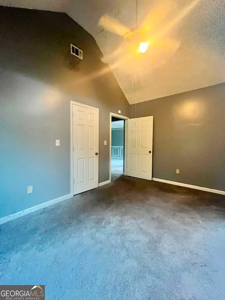 3 bed, 2.0 bath, 1242 sqft, $1,300 — Photo 4