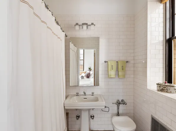 521 Park Avenue image 5 of 10