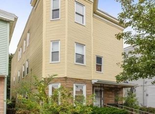 30 Gillooly Rd #3, Chelsea, MA 02150