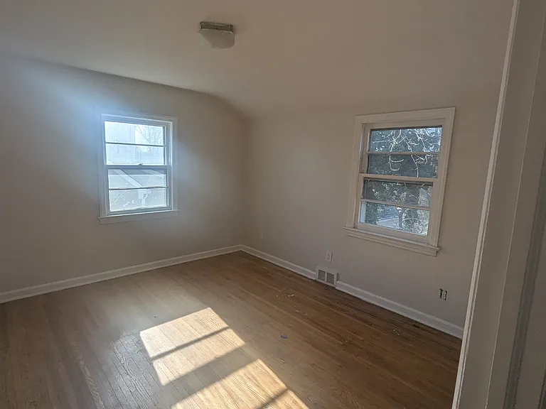 540 W 7th Ave — Photo 8