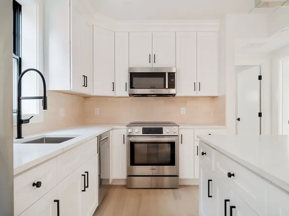 387 Norfolk St #1, Cambridge, MA 02139