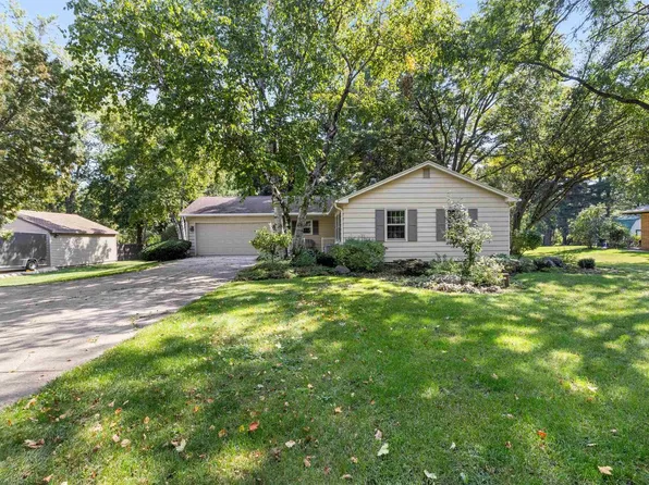 8829 South Creek Road, Beloit, WI 53511