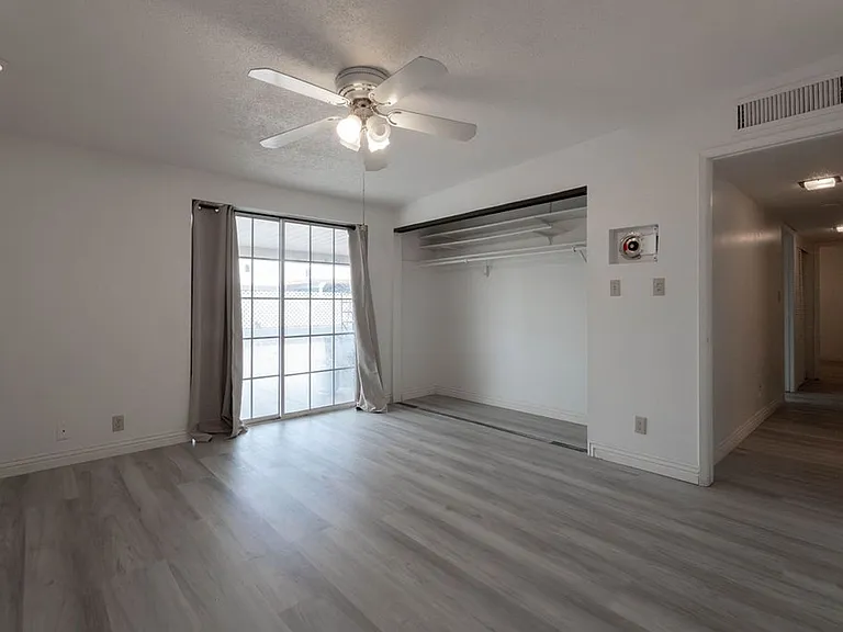 5185 Sun Valley Dr — Photo 26