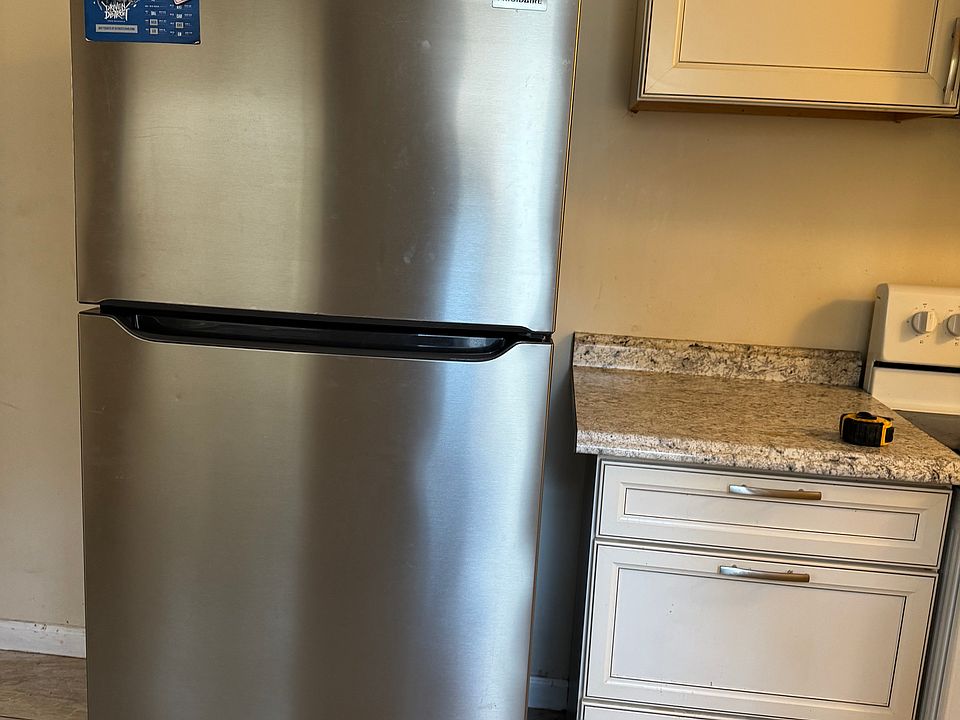 1st image of 21398 Avon Ln