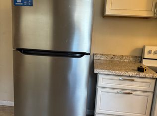 21398 Avon Ln, Southfield, MI 48075