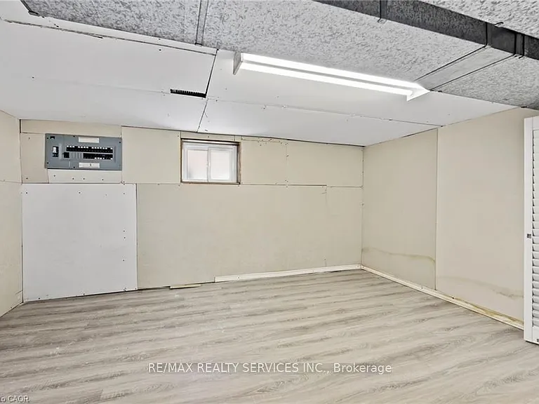 5292 Bridge St — Photo 14