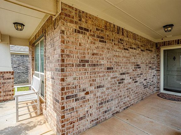 5th image of 609 Parsons Dr
