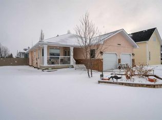 1701 N Mossip Ave, Crossfield, AB T0M0S0