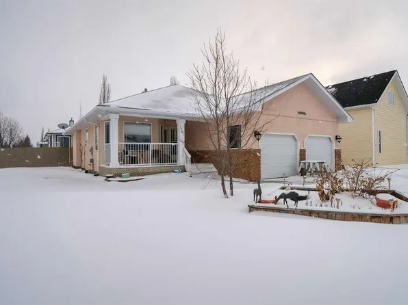 1701 N Mossip Ave, Crossfield, AB T0M 0S0