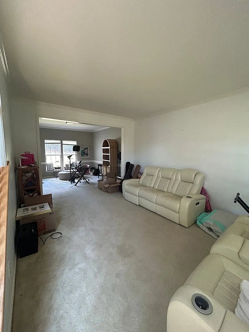 Greenville - 4/2.5, 2,900 SF — Photo 3