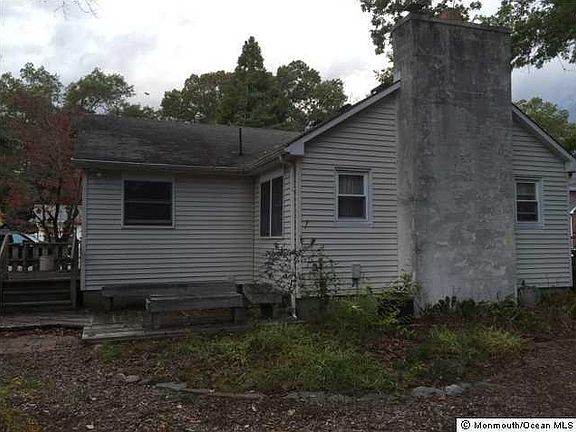 5th image of 909 Lincoln Ave