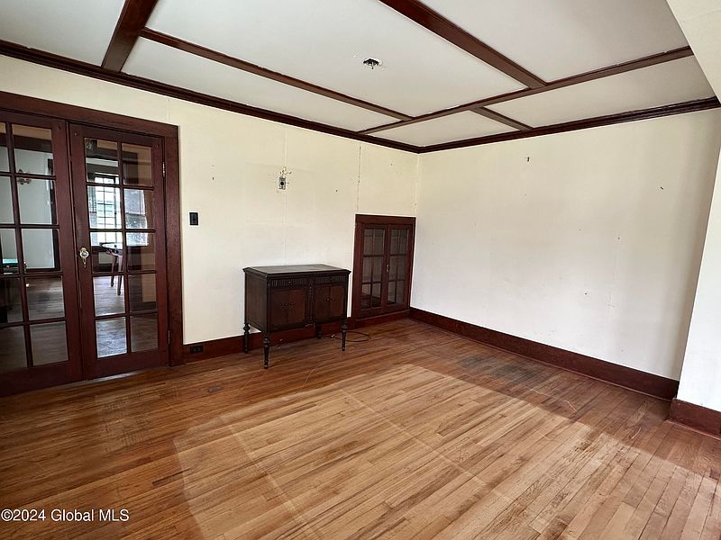 3rd image of 15 Waldo Place