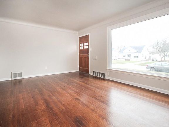 4th image of 5141 Catherine St