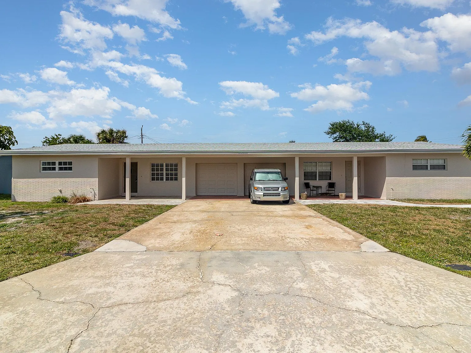 2 bed, 877 sqft, $2,300 — Photo 2