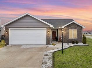 205 W Cambridge Dr, Columbia City, IN