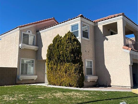3rd image of 2769 Trotwood Ln
