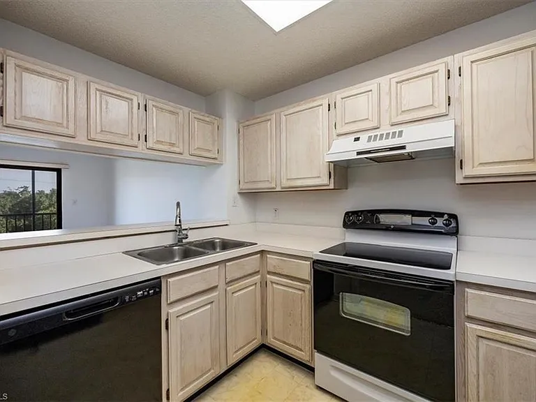 900 Arbor Lake Dr #9-307 — Photo 8