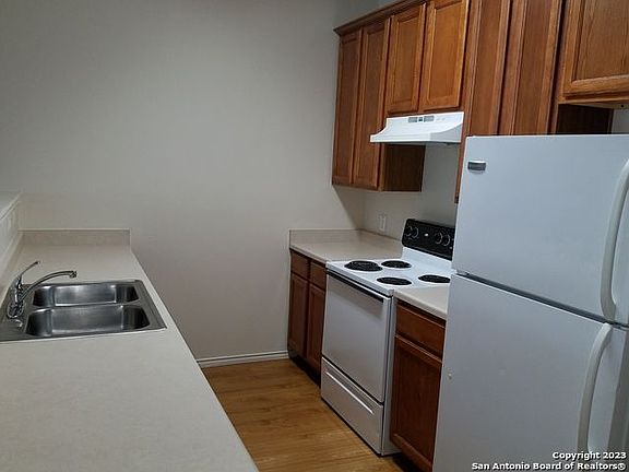 4th image of 10610 Mathom Lndg APT 2