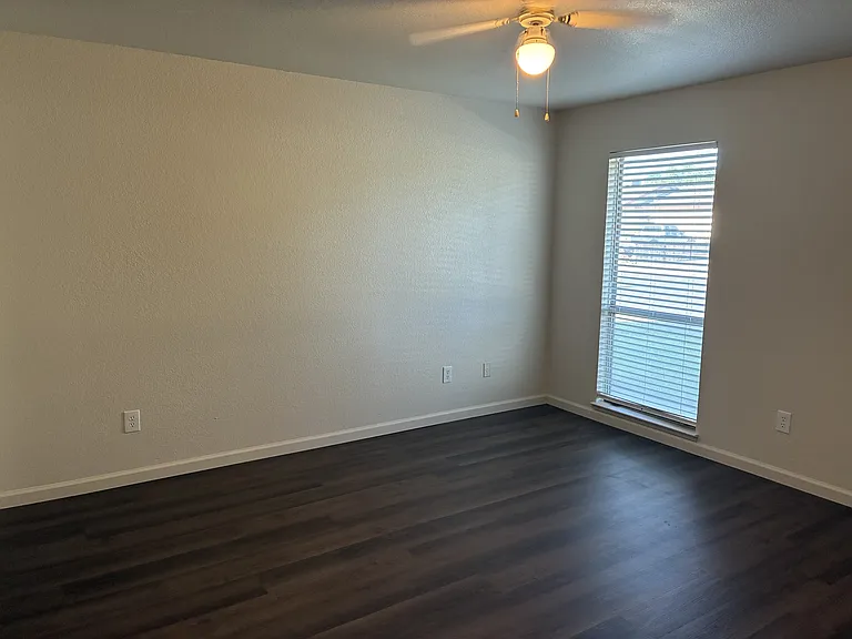 2028 Kruger Dr — Photo 15