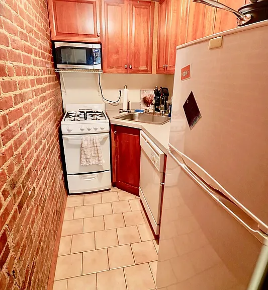 130 W 74th St #2A — Photo 7