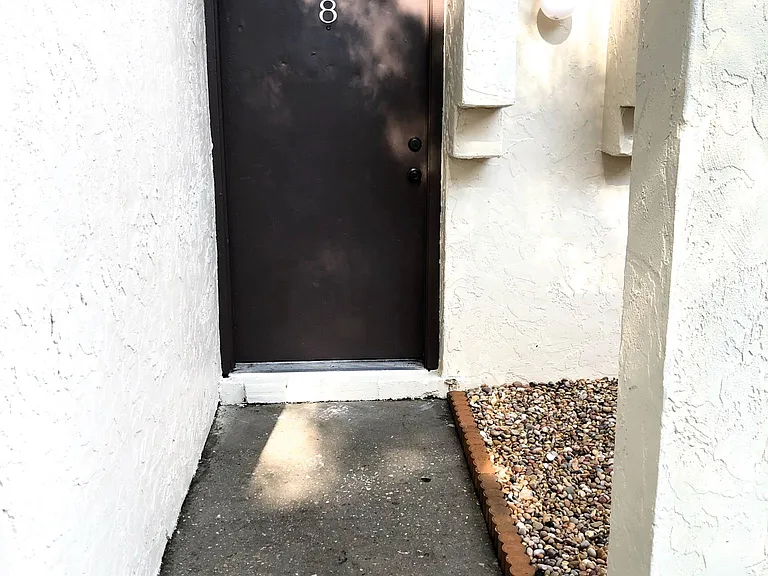 2508 SW 35th Pl #B8 — Photo 24