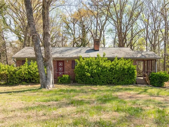 3420 Greenhill Dr, High Point, NC 27265