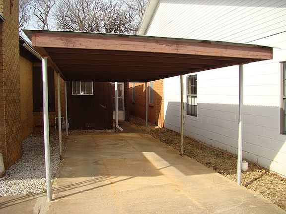 3rd image of 204 S Yosemite St