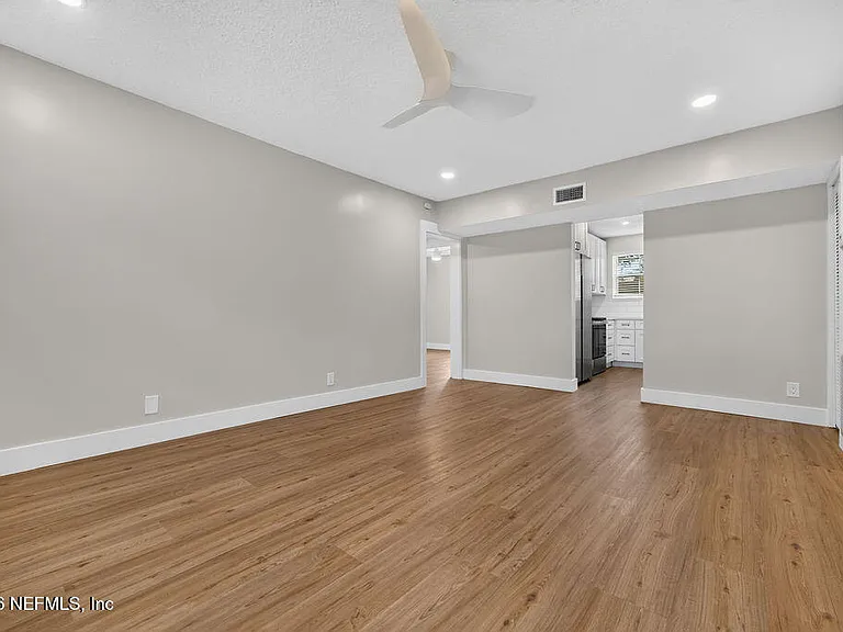 2247 Riverside Ave #3 — Photo 4