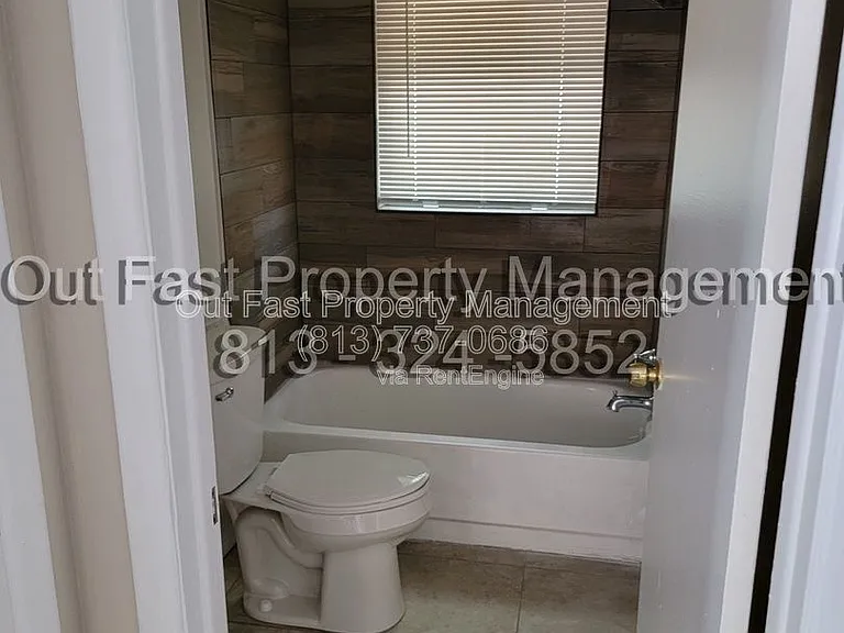 8400 Sunnydale Dr — Photo 8