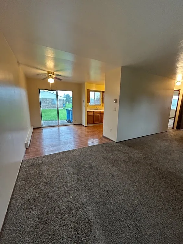 2 bed, 850 sqft, $925 — Photo 2